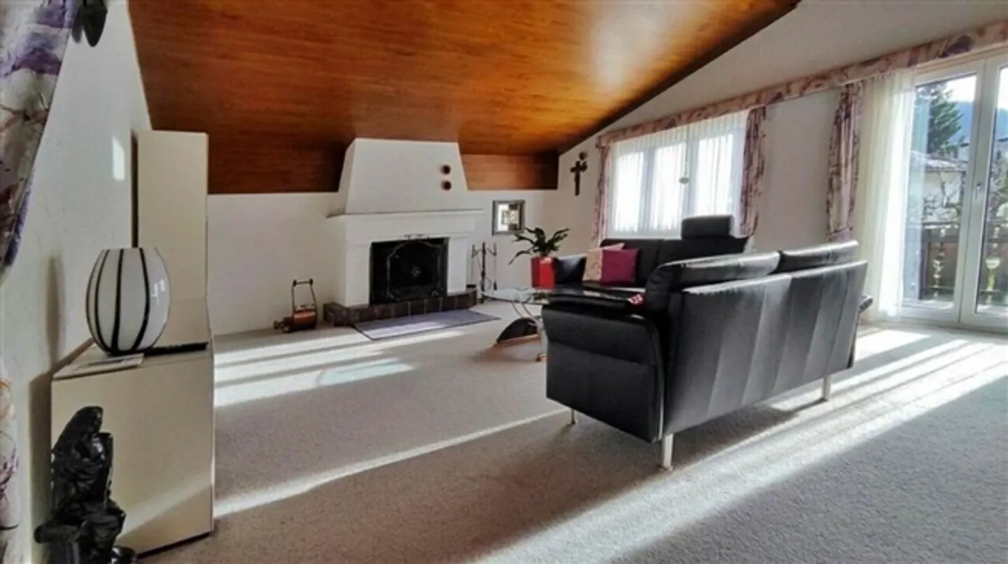 Spacious Living with Mountain Panorama - Photo 3 of 15