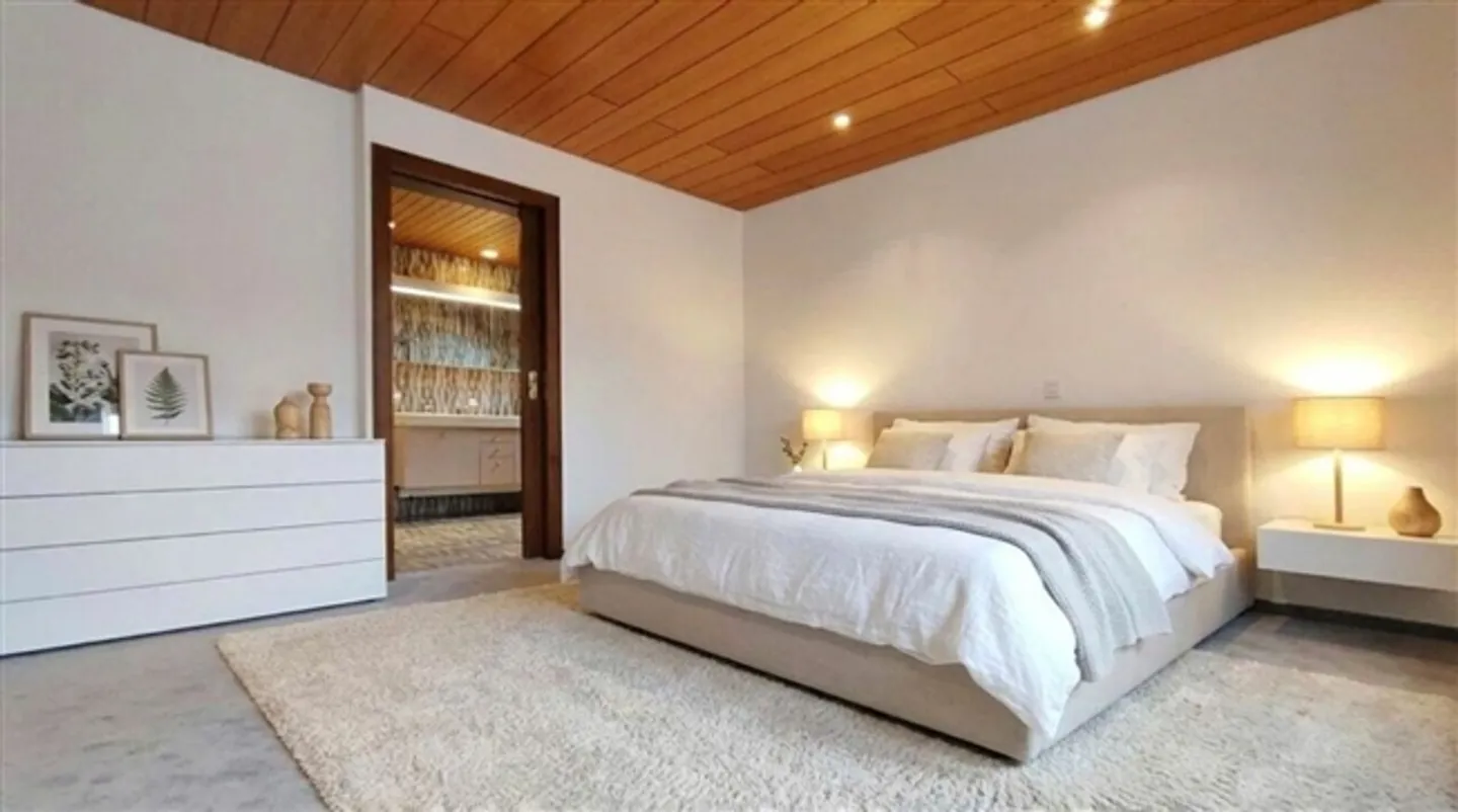 Spacious Living with Mountain Panorama - Photo 8 of 15