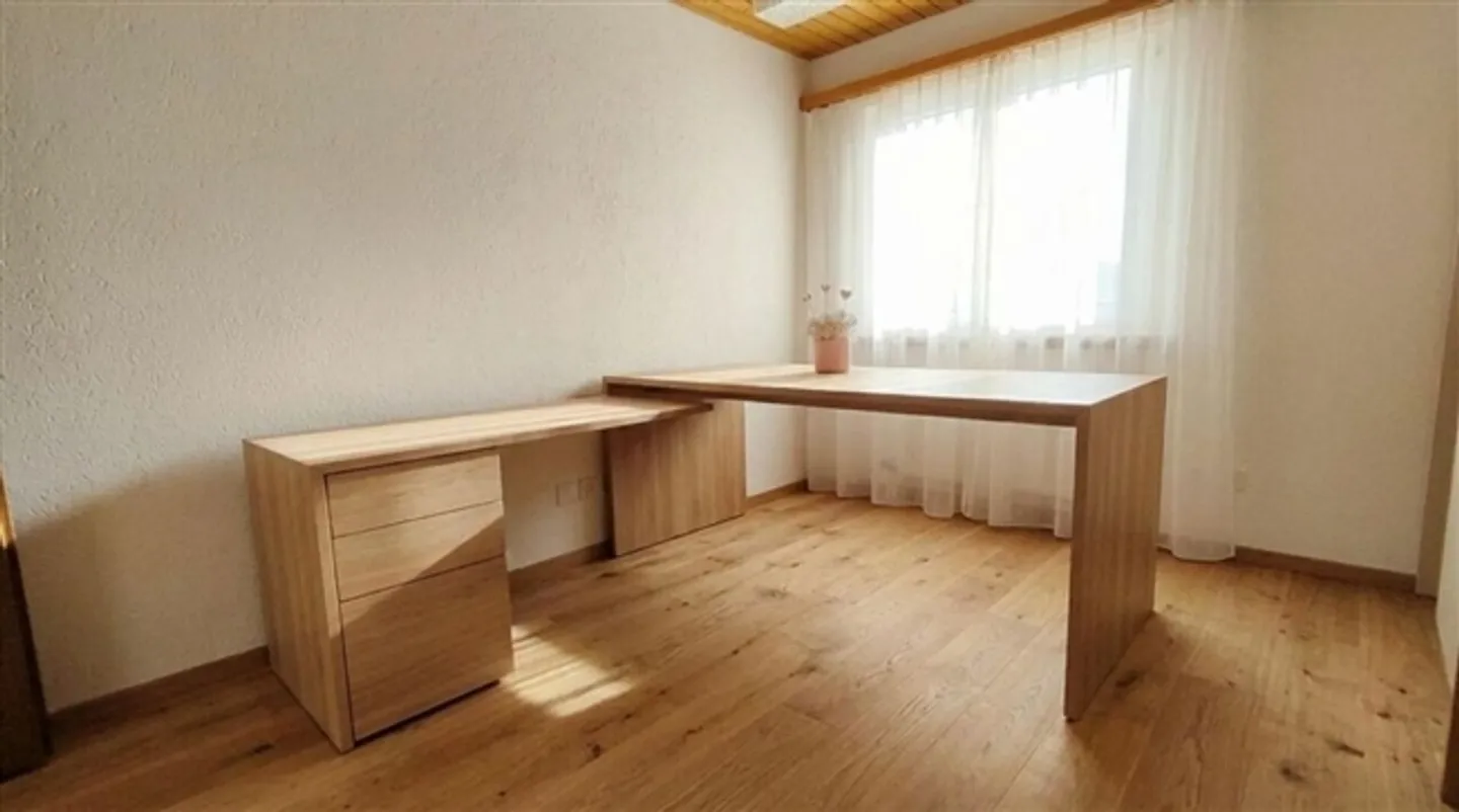 Spacious Living with Mountain Panorama - Photo 14 of 15