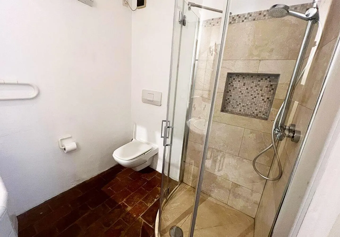 Fascinating and Bright Residential House with Elevator - Photo 16 of 23