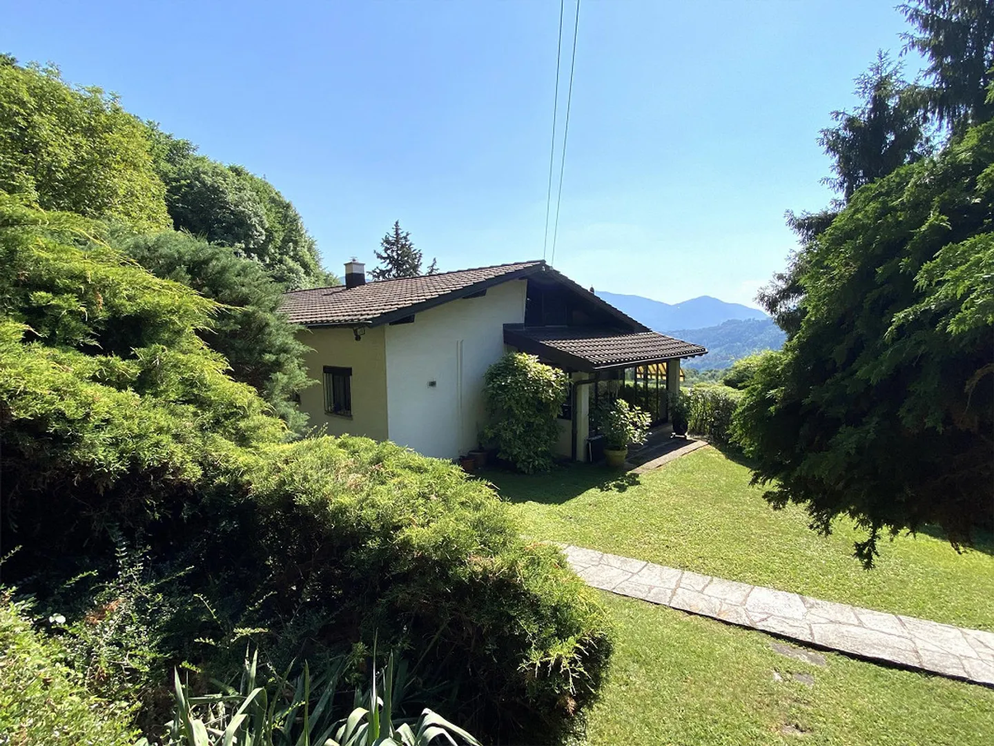 Casa con terreno edificabile - Foto 1 di 7