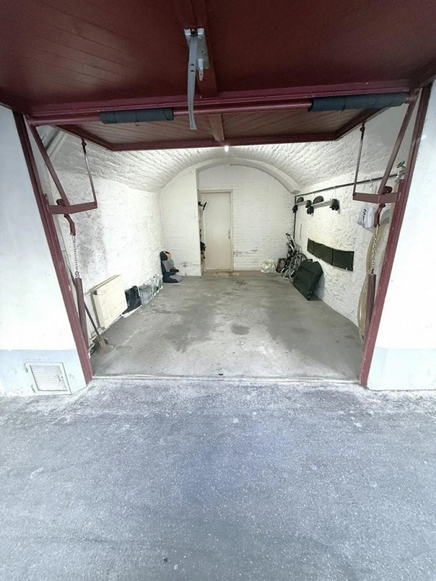 SINGLE GARAGE ON JUNKERNGASSE - Photo 4 of 4