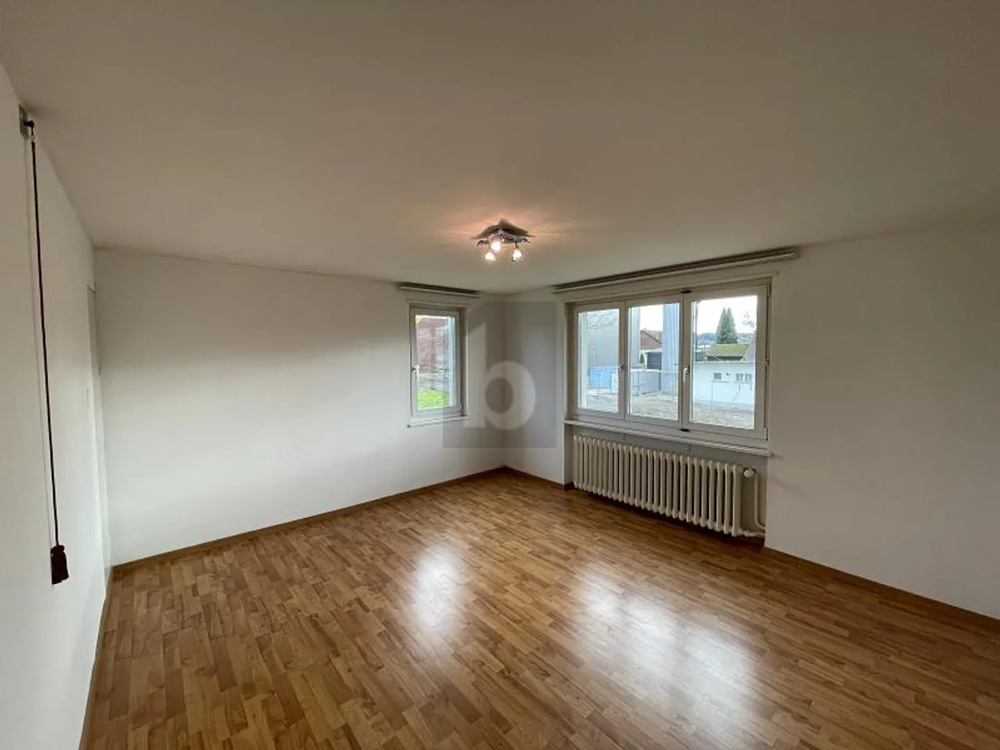 RUSTIC WITH BALCONY - Photo 5 of 6