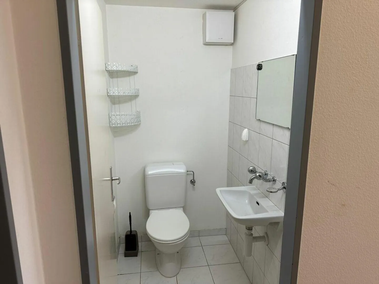 Appartamento 3.5 locali al 4° piano a Laufen - Foto 8 di 9