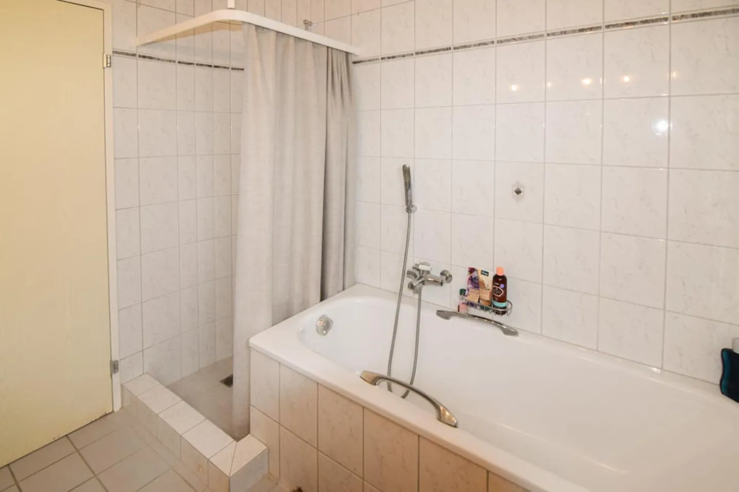 Warmherzige 4.5-Zimmer-Wohnung mit Cheminée und grossem Balkon - Foto 7 von 13