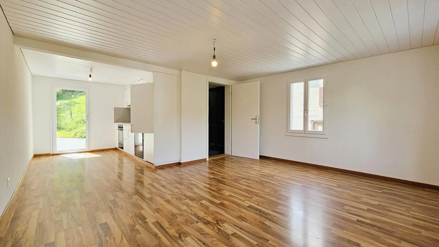 Semi-Detached Single Family House in a Quiet yet Central Residential Area in Herisau - Photo 4 of 8