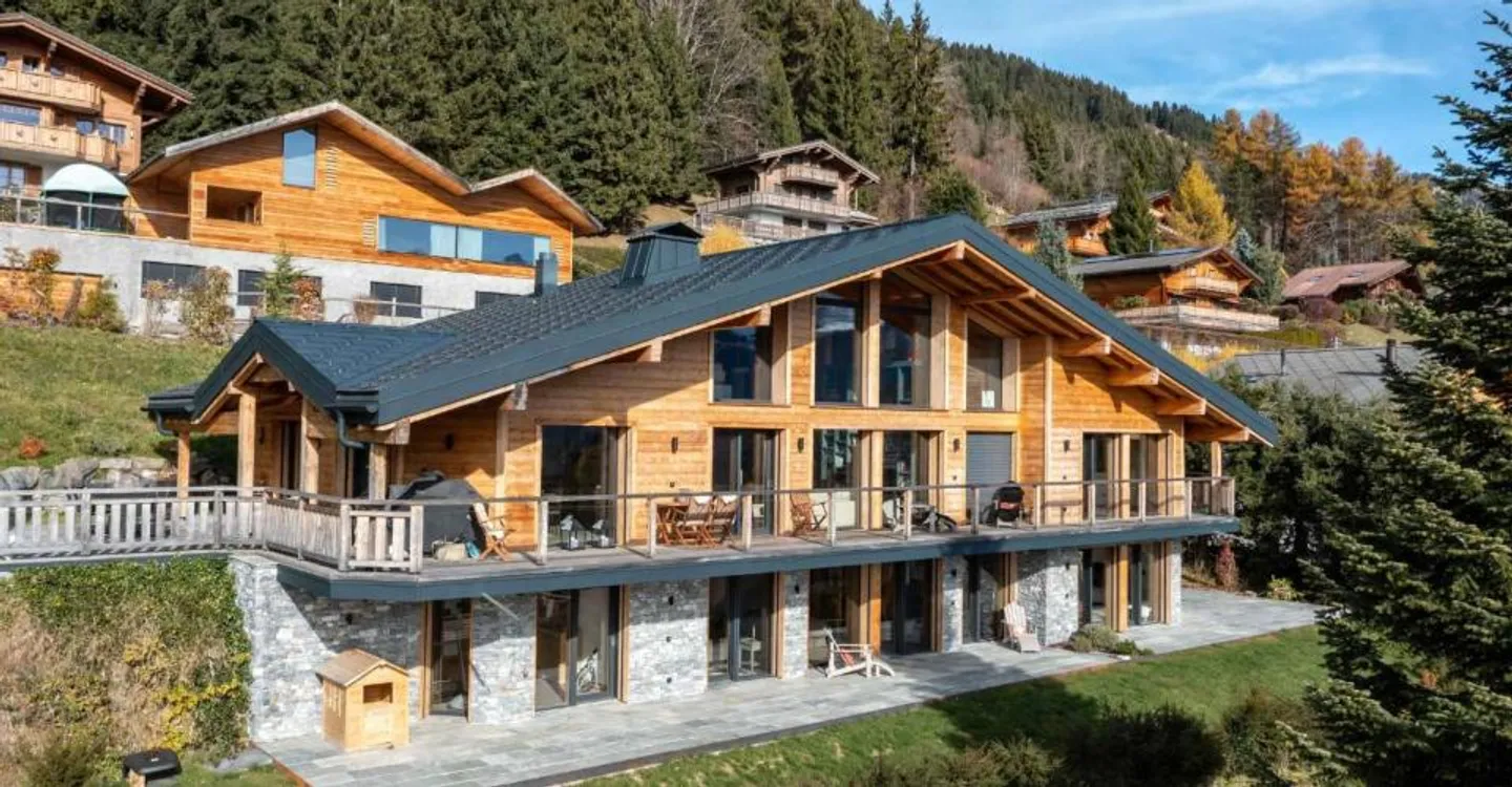 Außergewöhnliches Chalet mit privatem Aufzug und atemberaubendem Blick - Foto 1 von 10