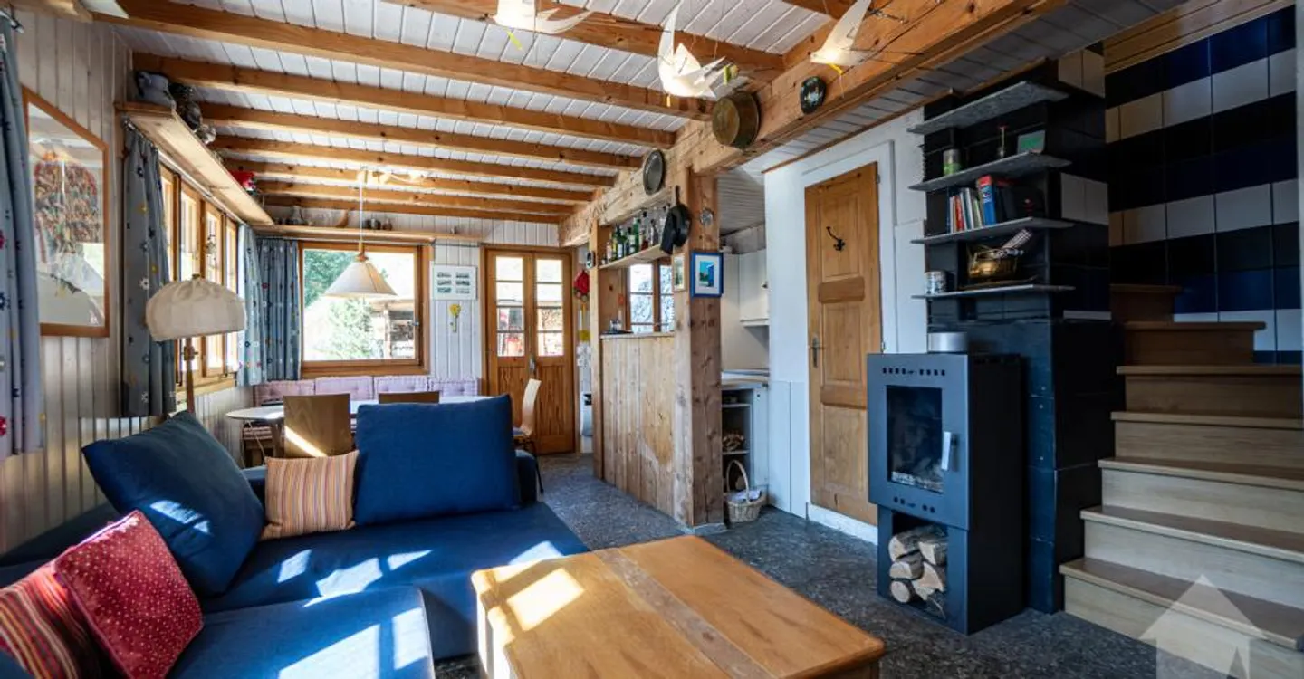 Charmantes Chalet mit Panoramaterrasse und atemberaubendem Blick - Foto 2 von 13