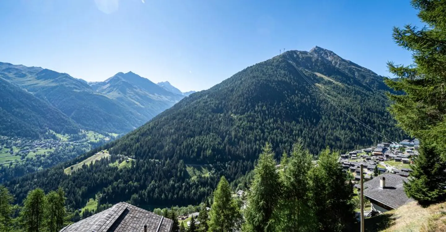 Charmantes Chalet mit Panoramaterrasse und atemberaubendem Blick - Foto 9 von 13