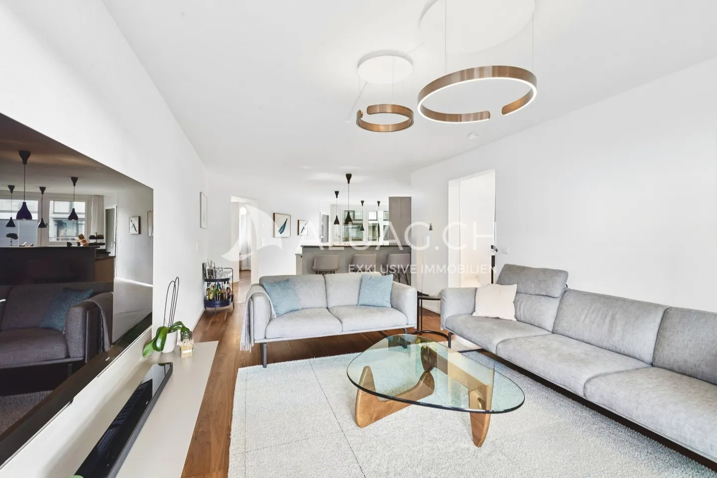 CENTRAL, EXCLUSIVE LIVING AT THE ZIHLKANAL - Photo 4 of 17