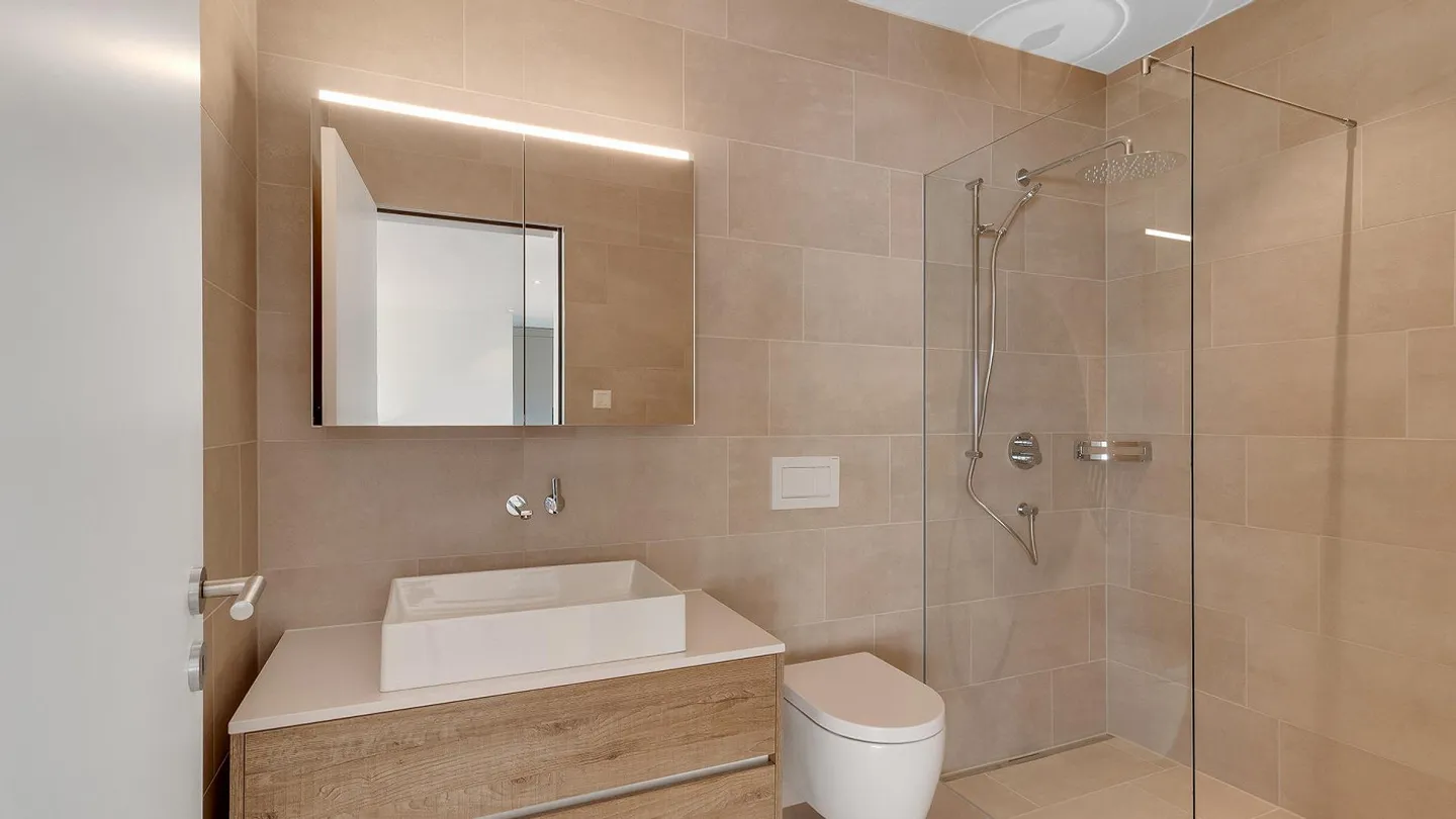 Appartamento nuovo attraente con grande terrazza solare - Foto 5 di 7