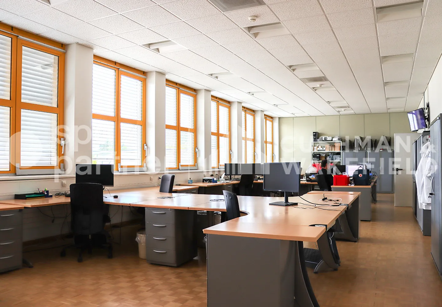 Locali per aziende innovative nel centro del Giura - Foto 6 di 10