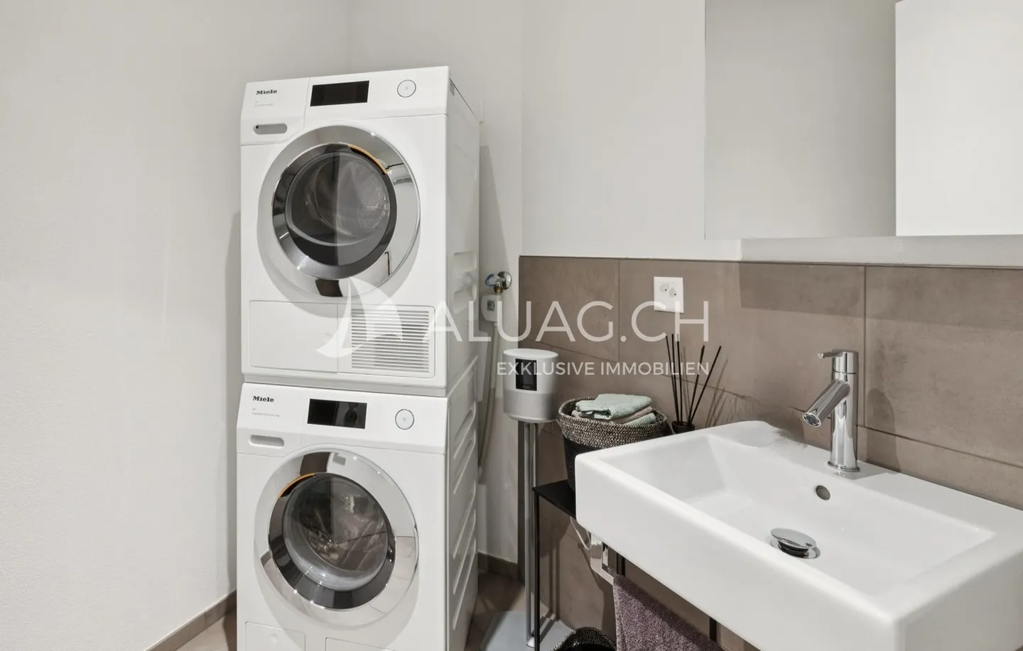 CENTRAL, EXCLUSIVE LIVING AT THE ZIHLKANAL - Photo 14 of 17