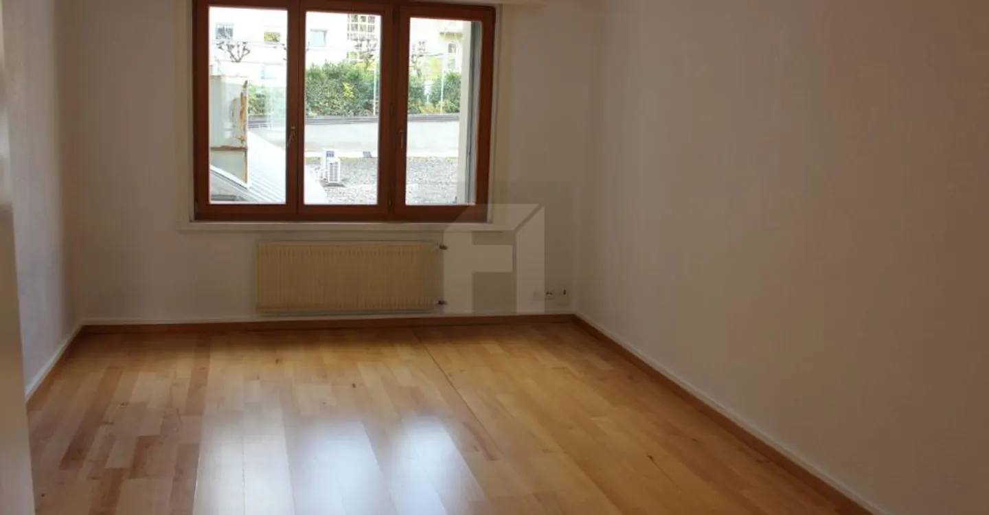Appartement Charmant avec Balcons - Photo 2 sur 6