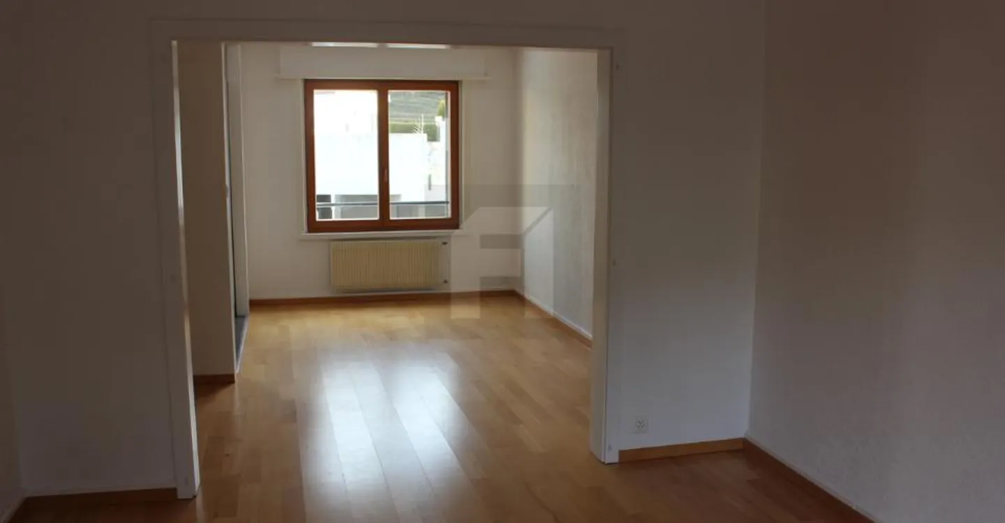 Appartement Charmant avec Balcons - Photo 4 sur 6