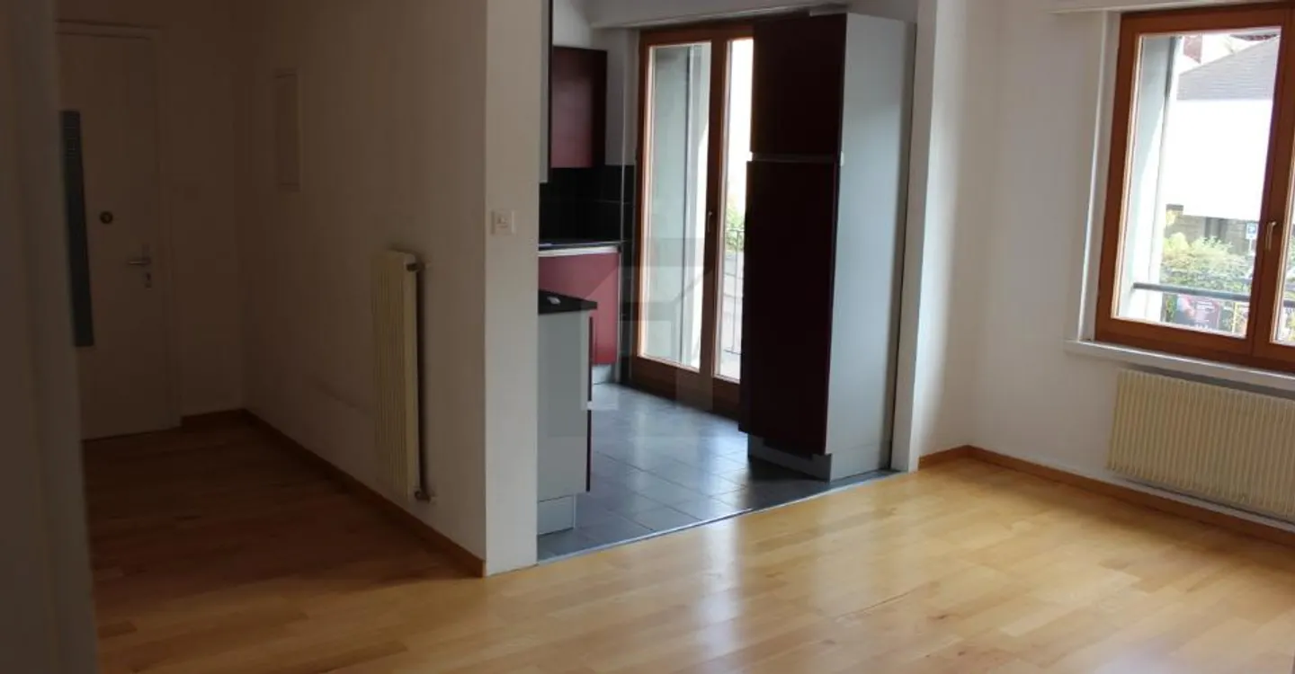Appartement Charmant avec Balcons - Photo 5 sur 6