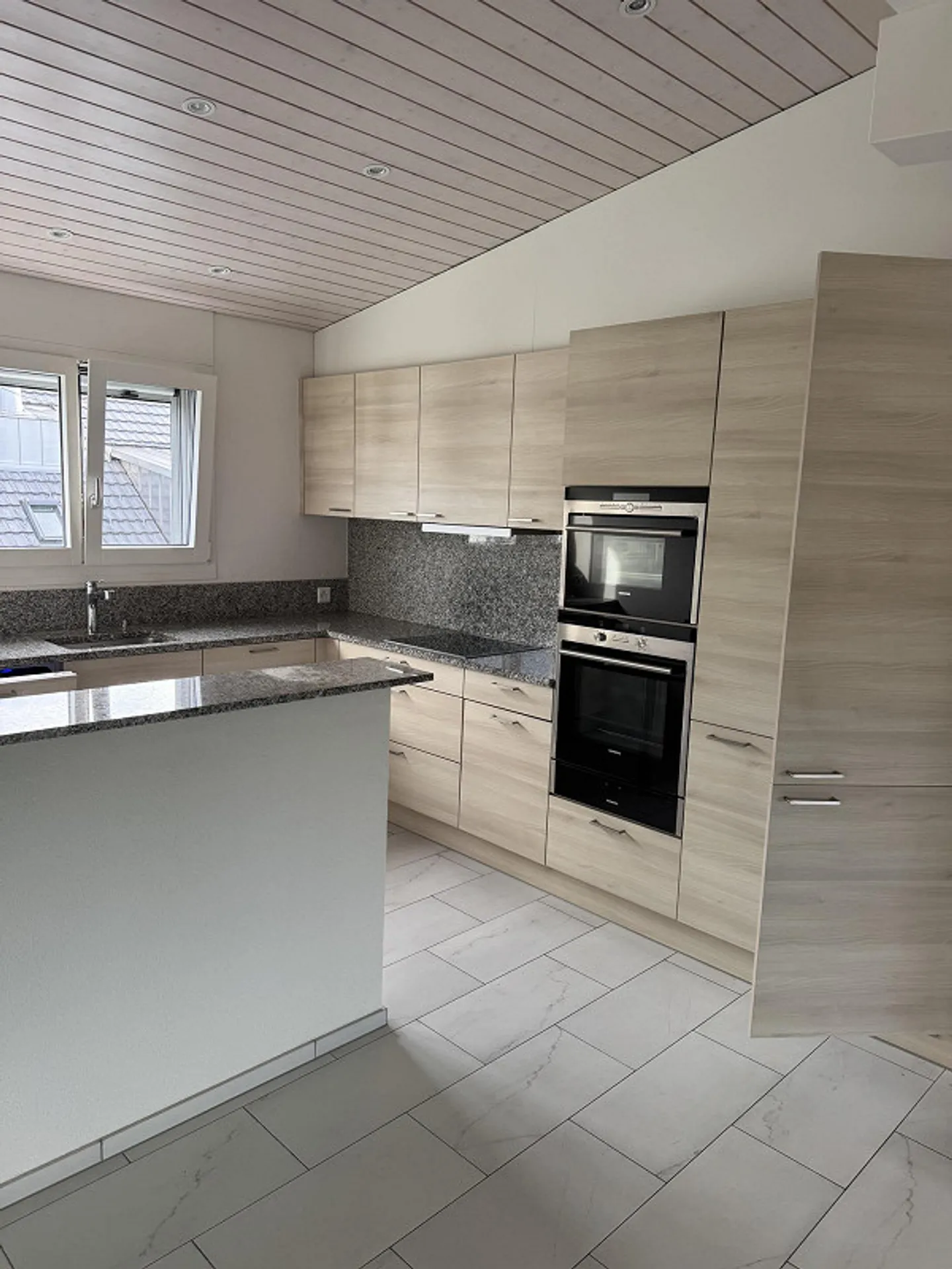 Attico esclusivo di 4 1/2 stanze con ascensore privato - Foto 2 di 14