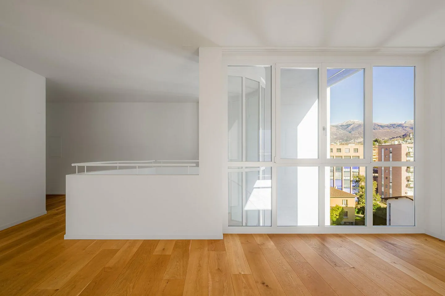 MODERN DUPLEX IN CASSARATE - Photo 2 of 13