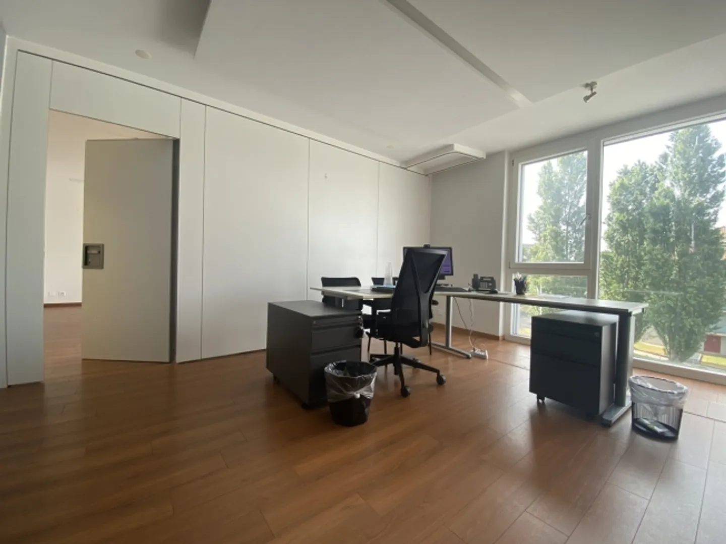 "Office space for rent, 2 steps from the M1 and Renens train station" - Photo 6 of 11