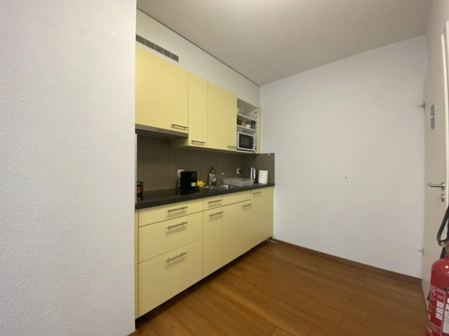 "Office space for rent, 2 steps from the M1 and Renens train station" - Photo 9 of 11