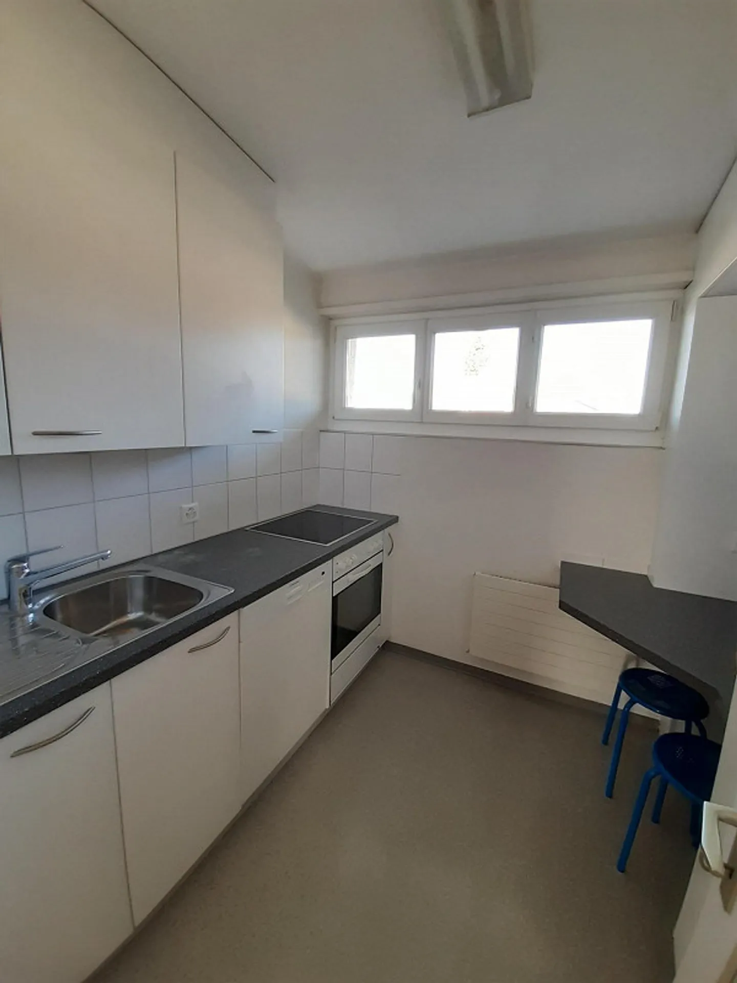 Cozy 3.5 Room Apartment on the 2nd Floor - Photo 3 of 9