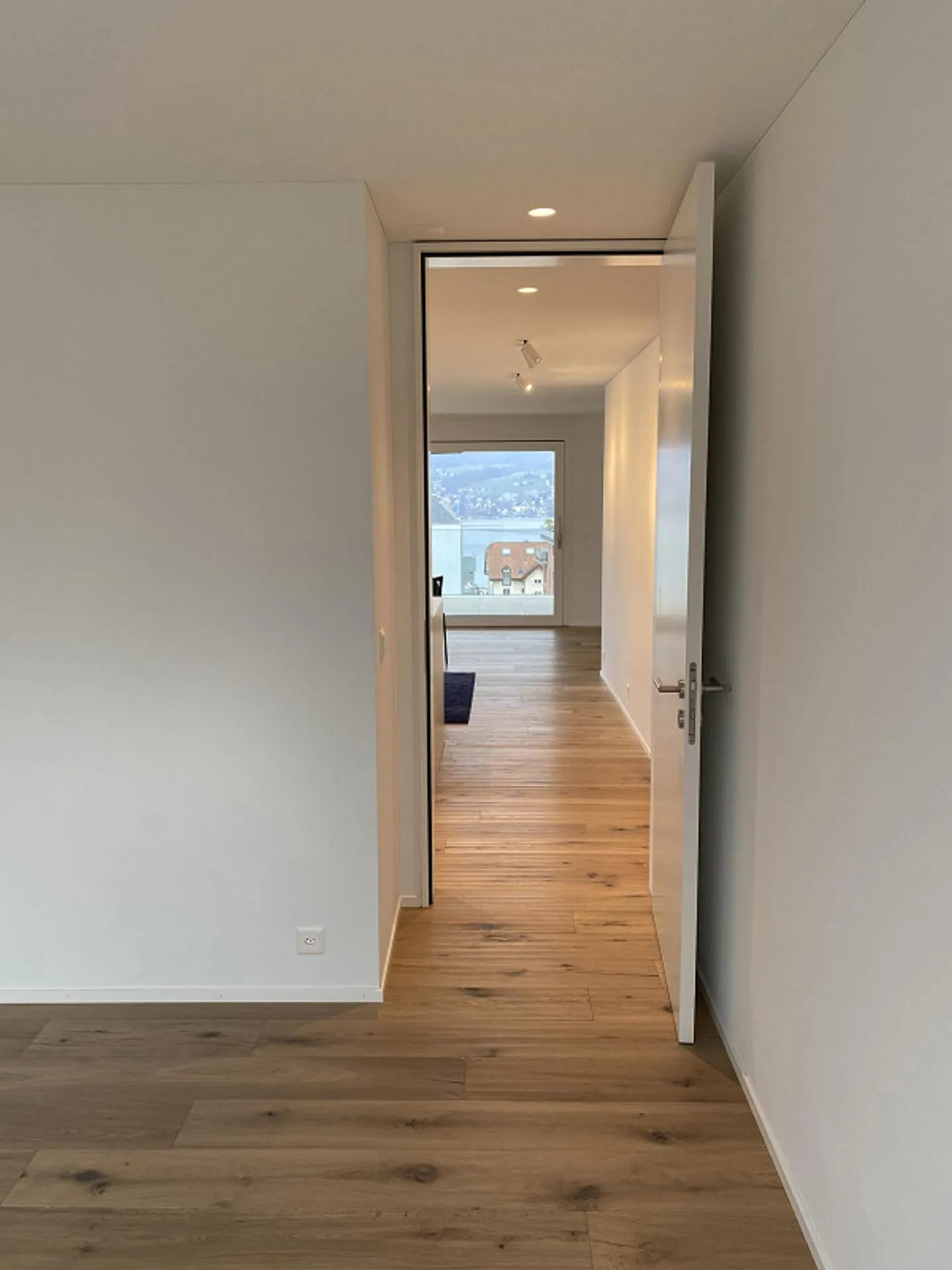 New Construction / High Standard Finish / 30m² Terrace / Near Train Station / Tax 78% - Photo 13 of 16