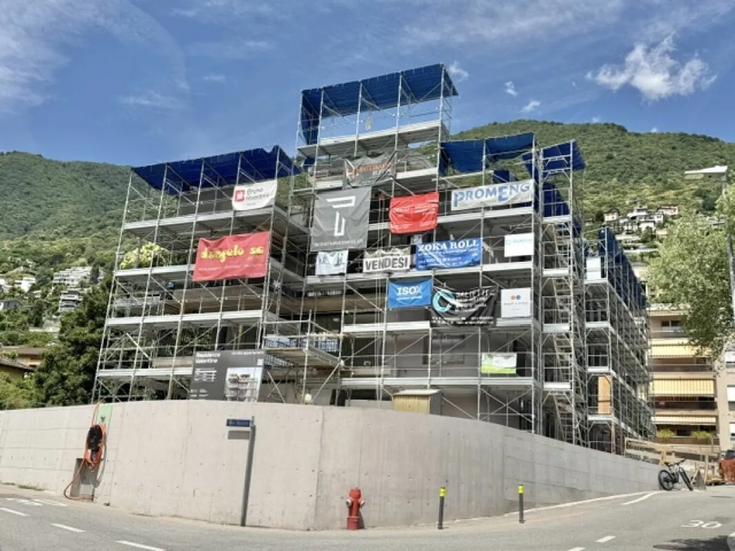 IN VENDITA A MINUSIO - APPARTAMENTO DI 3,5 LOCALI IN NUOVA COSTRUZIONE CON GIARDINO PRIVATO - Foto 9 di 10