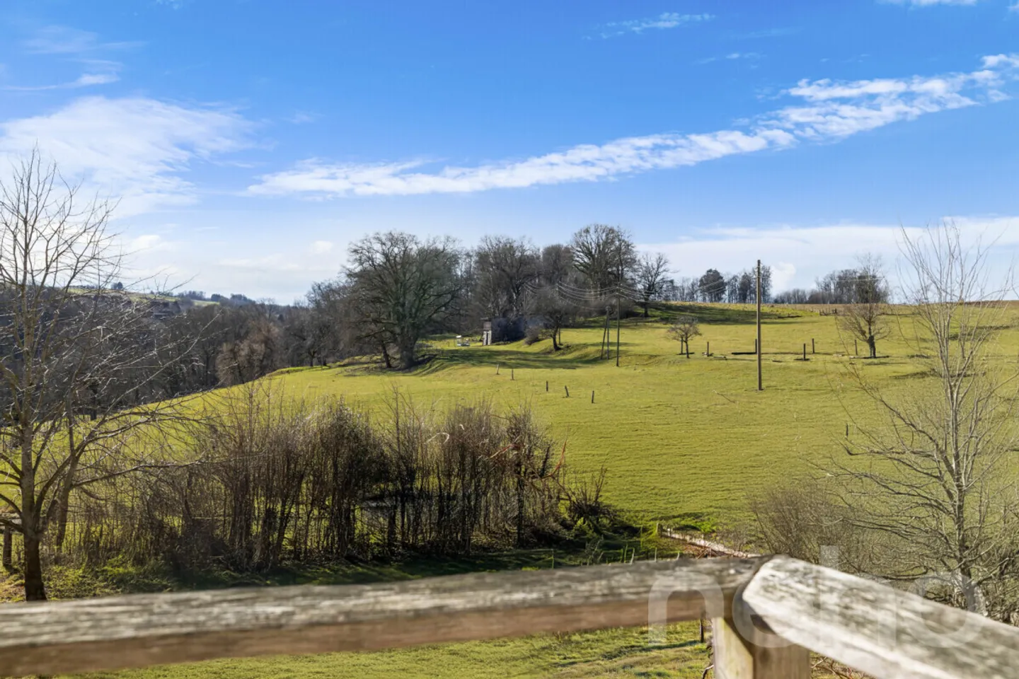 Character house with independent accommodation in Chavannes-le-Chêne - Photo 3 of 13