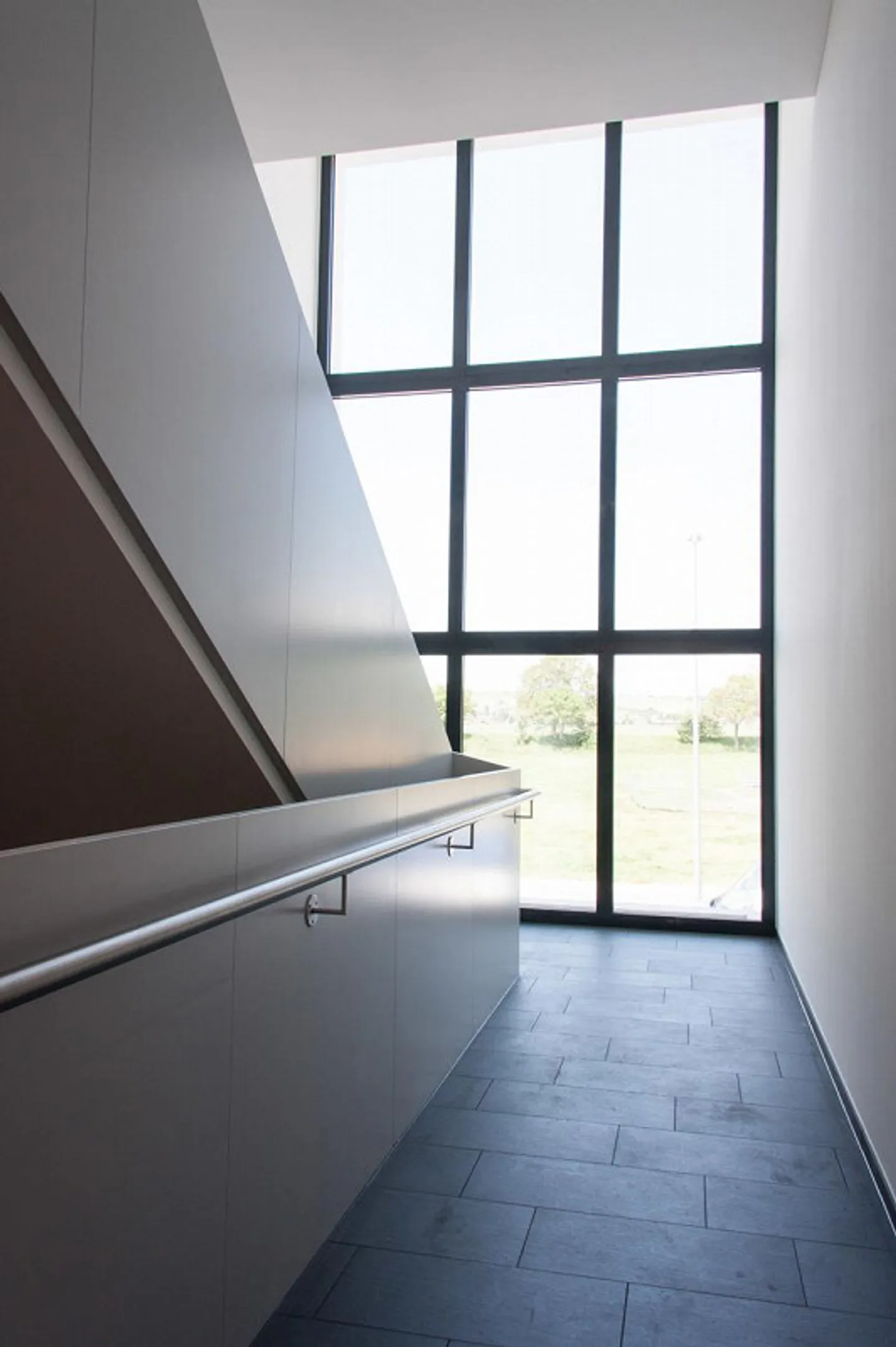 Superbe appartement moderne de 3,5 pièces au rez-de-chaussée. - Photo 6 sur 8
