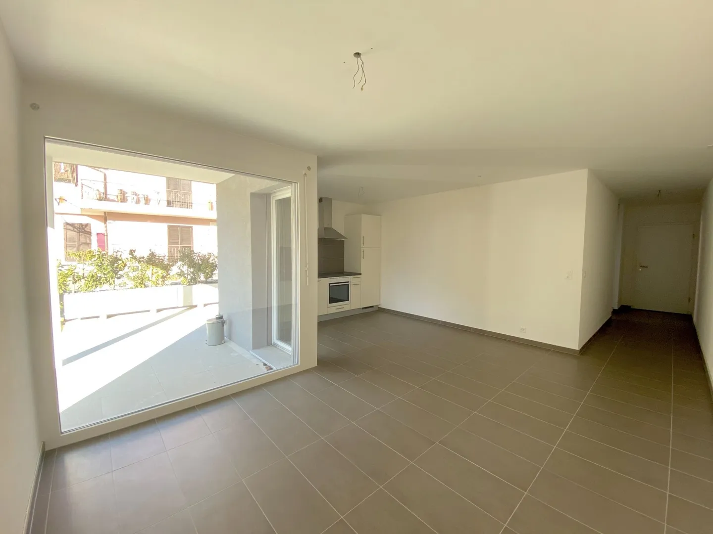 Charmant Appartement au Rez-de-Chaussée - Photo 2 sur 5