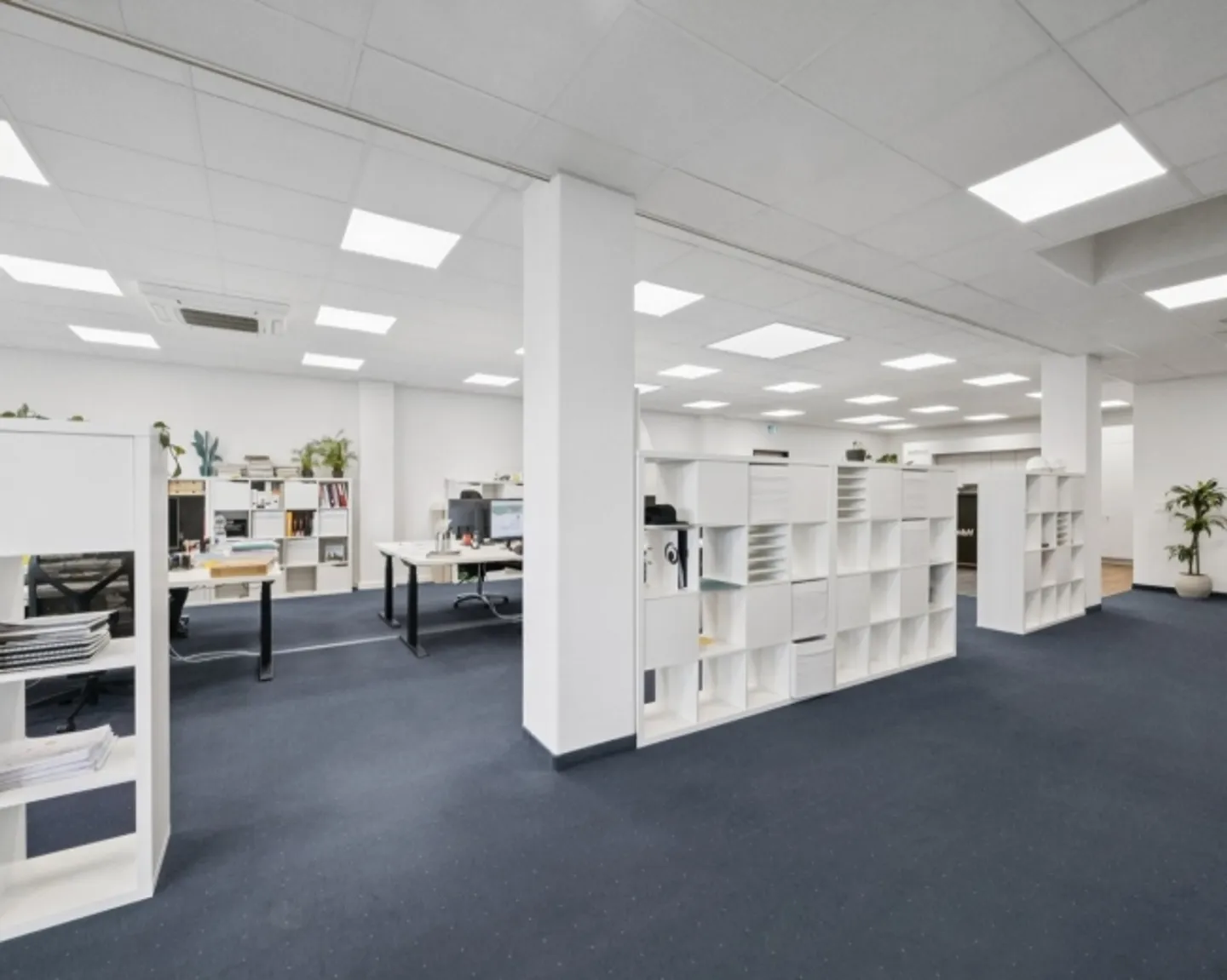 Espace de bureau agrandi avec accès au monte-charges - Photo 4 sur 8