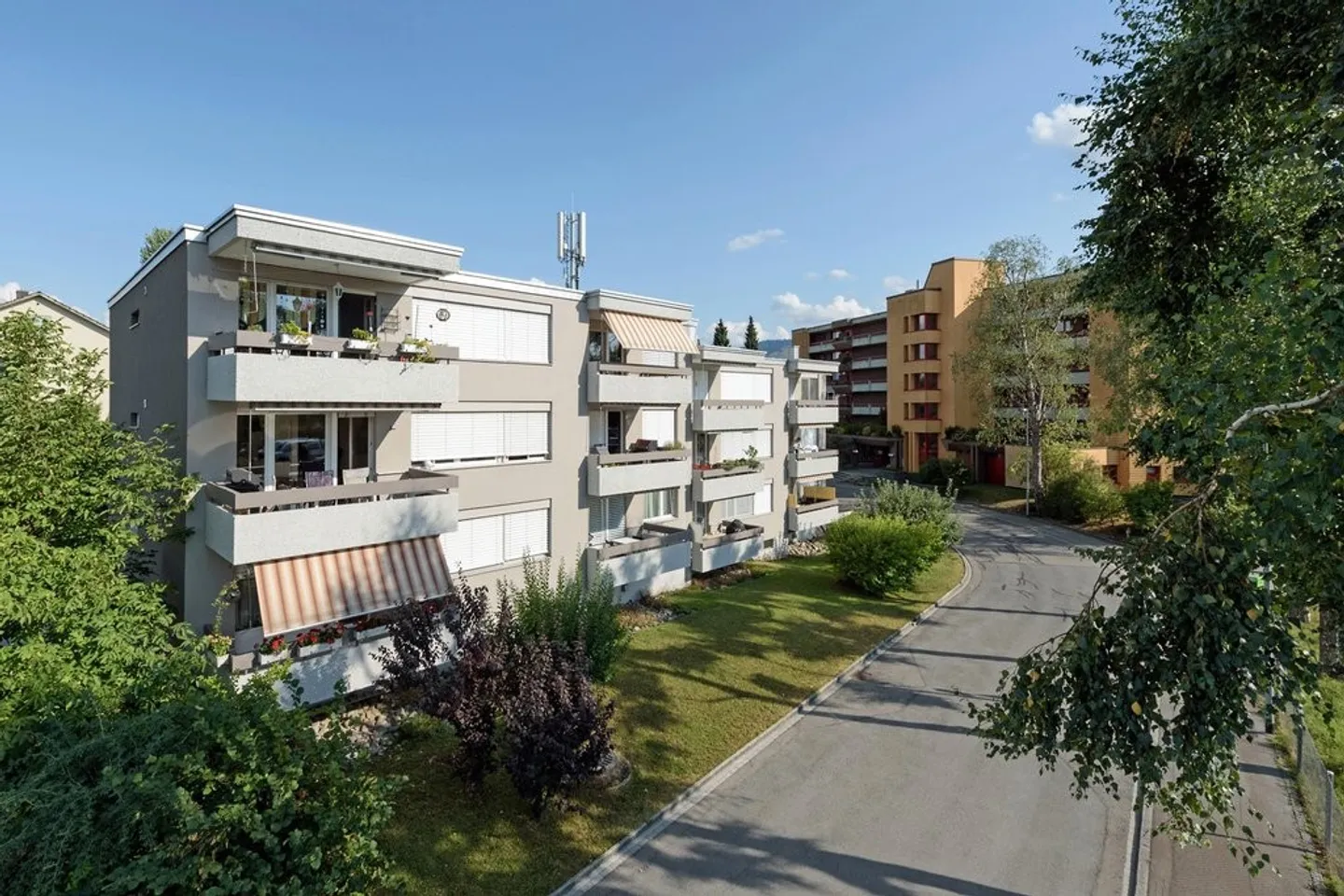 Aussenparkplatz an zentraler Lage - Foto 1 von 1