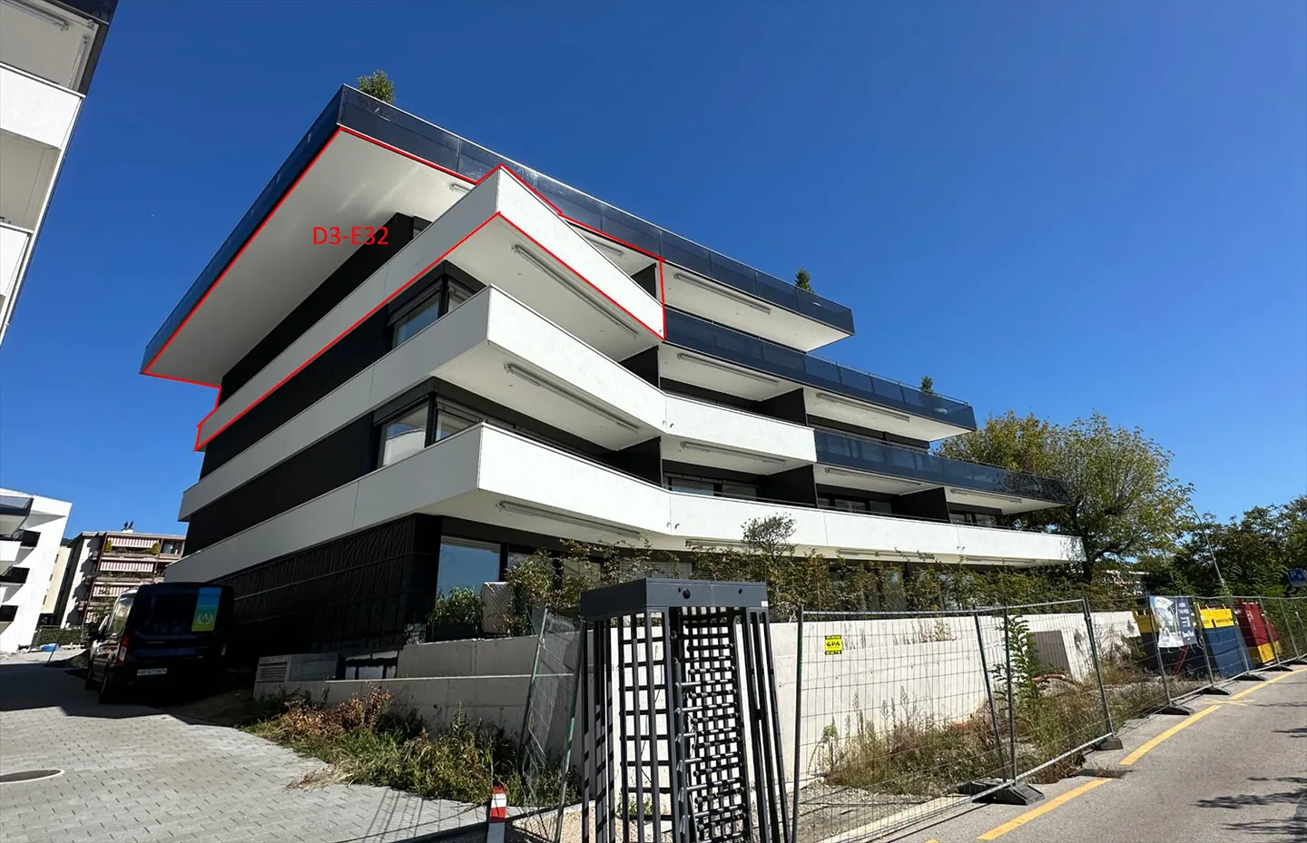 UNIQUE! 2.5-room penthouse of 68m2 with 2 terraces and panoramic view - Photo 9 of 13