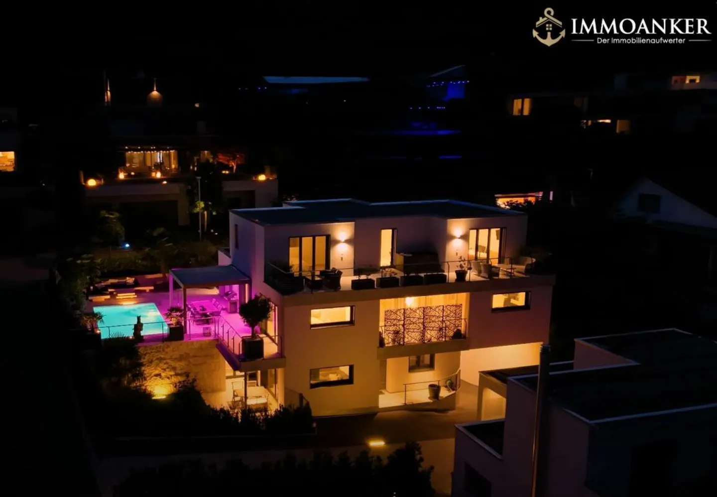 Casa unifamiliare lussuosa con appartamento e paradiso del giardino da sogno a Neftenbach - Foto 11 di 16