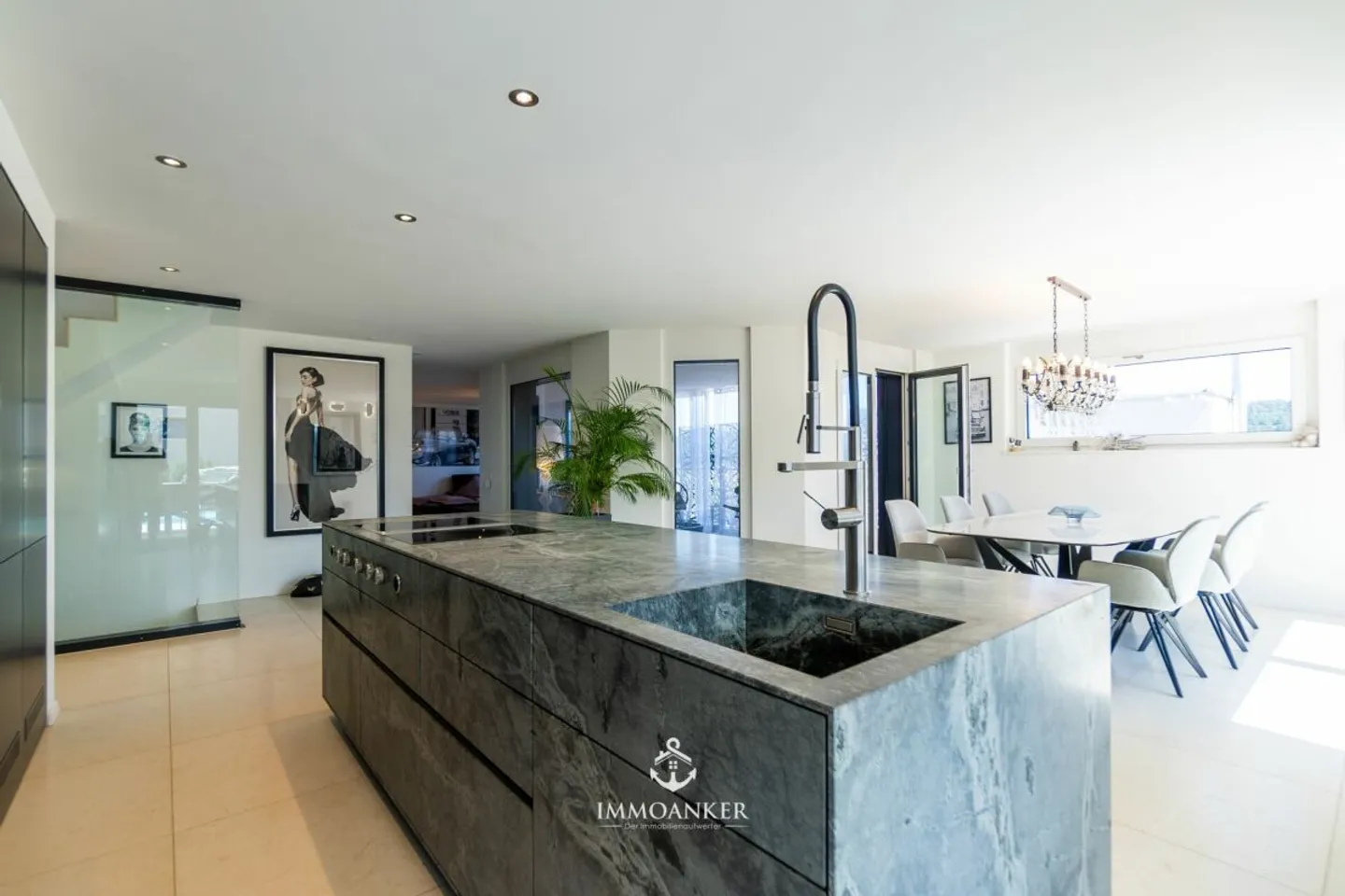Casa unifamiliare lussuosa con appartamento e paradiso del giardino da sogno a Neftenbach - Foto 3 di 16
