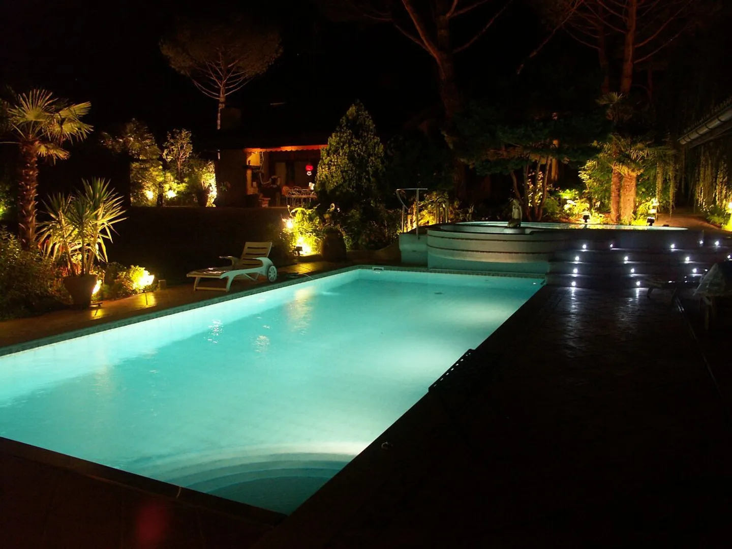 Propriété Charmante avec Jardin - Photo 2 sur 12