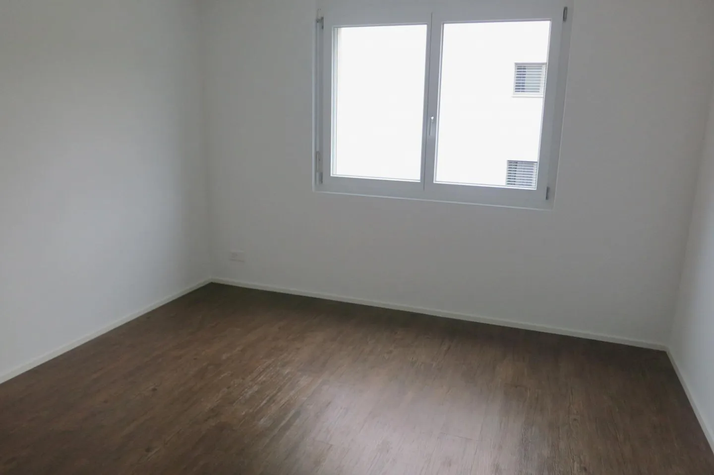 Bel et moderne appartement de 4,5 pièces - Photo 3 sur 5