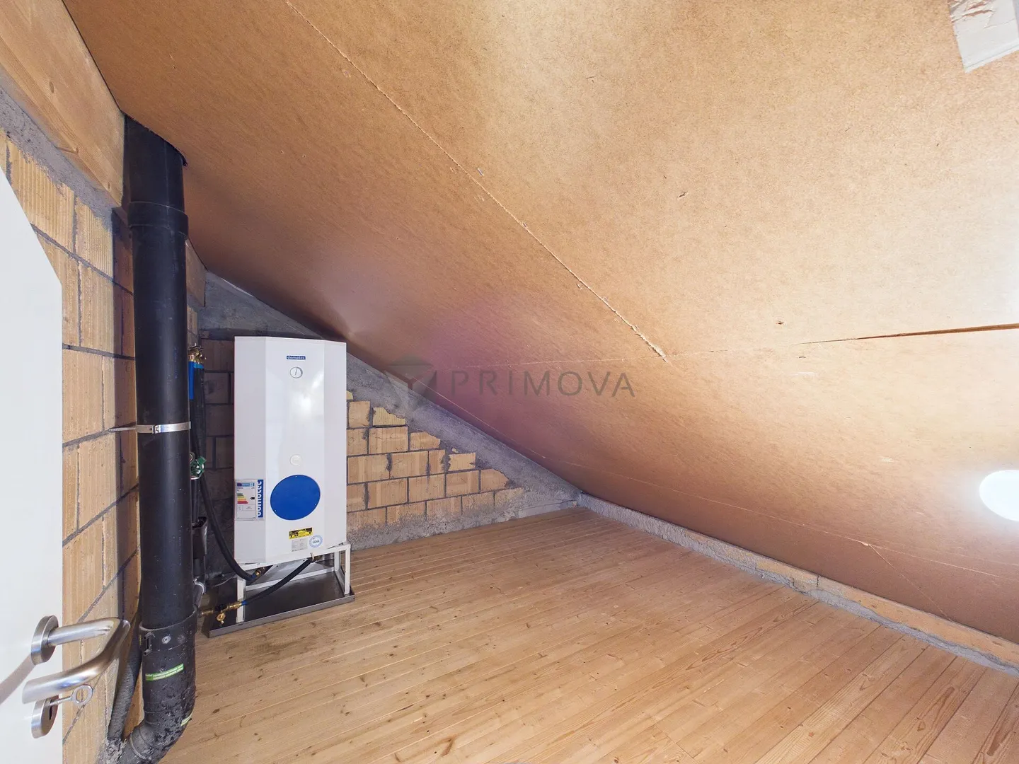 Appartamento attico di 5,5 stanze con galleria e loggia - Foto 8 di 8