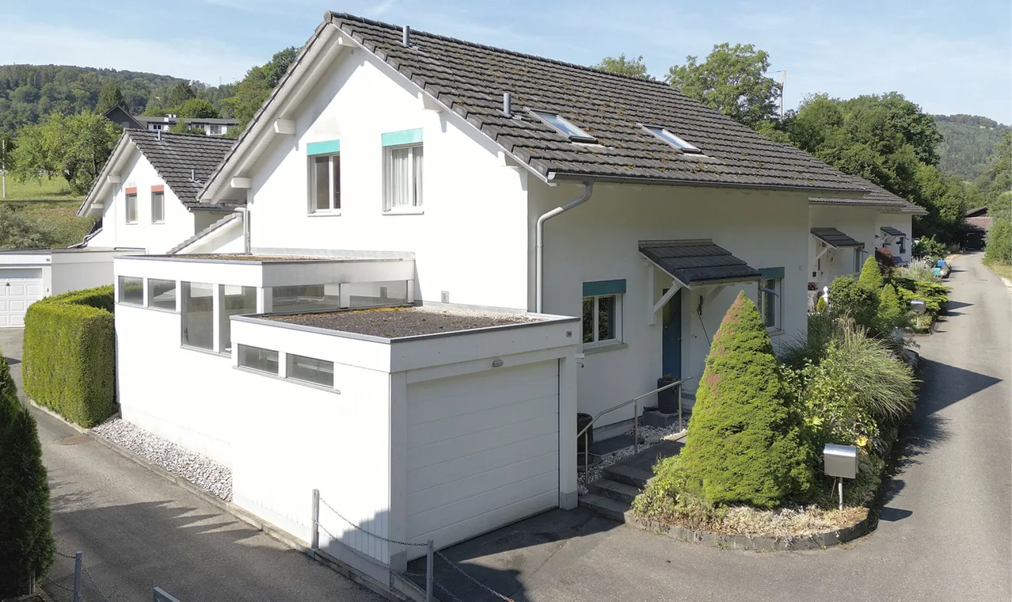 Well-maintained and spacious 6.5-room single-family house in Kleinlützel - Photo 1 of 15