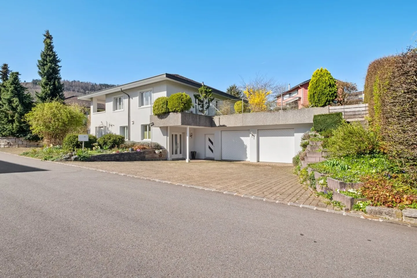 Charming Single-Family Home with Large Garden - Photo 1 of 10