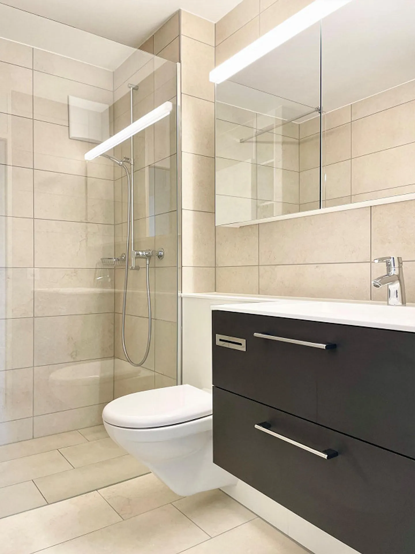 Total renovation! Modern 3.5-room apartment in a quiet location near public transport - Photo 8 of 11