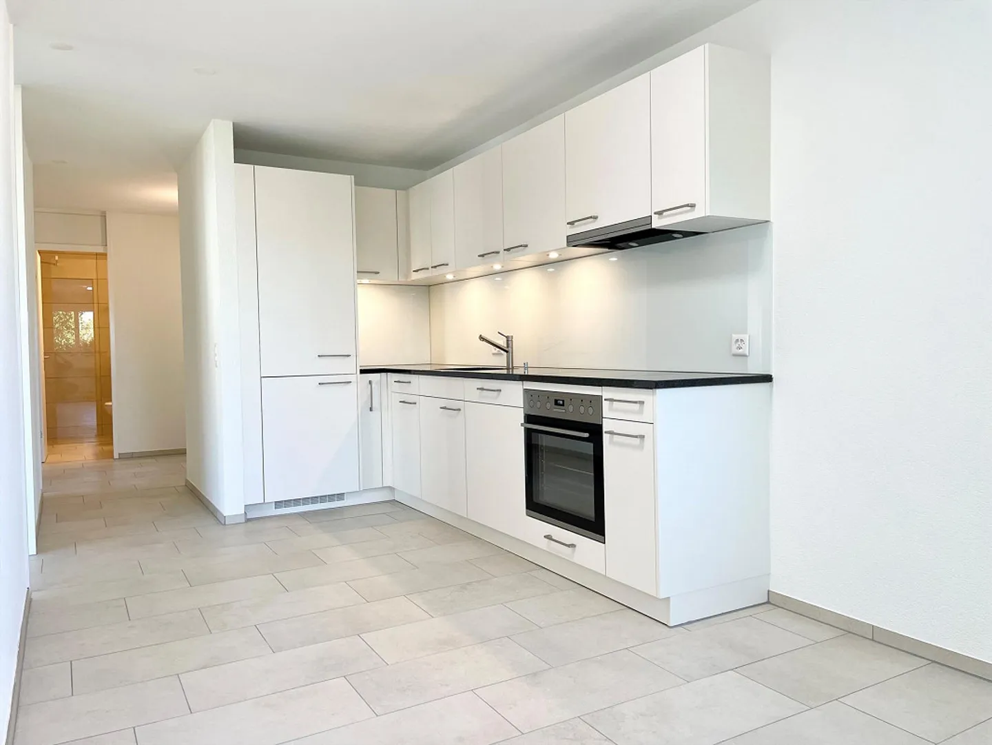 Total renovation! Modern 3.5-room apartment in a quiet location near public transport - Photo 6 of 11