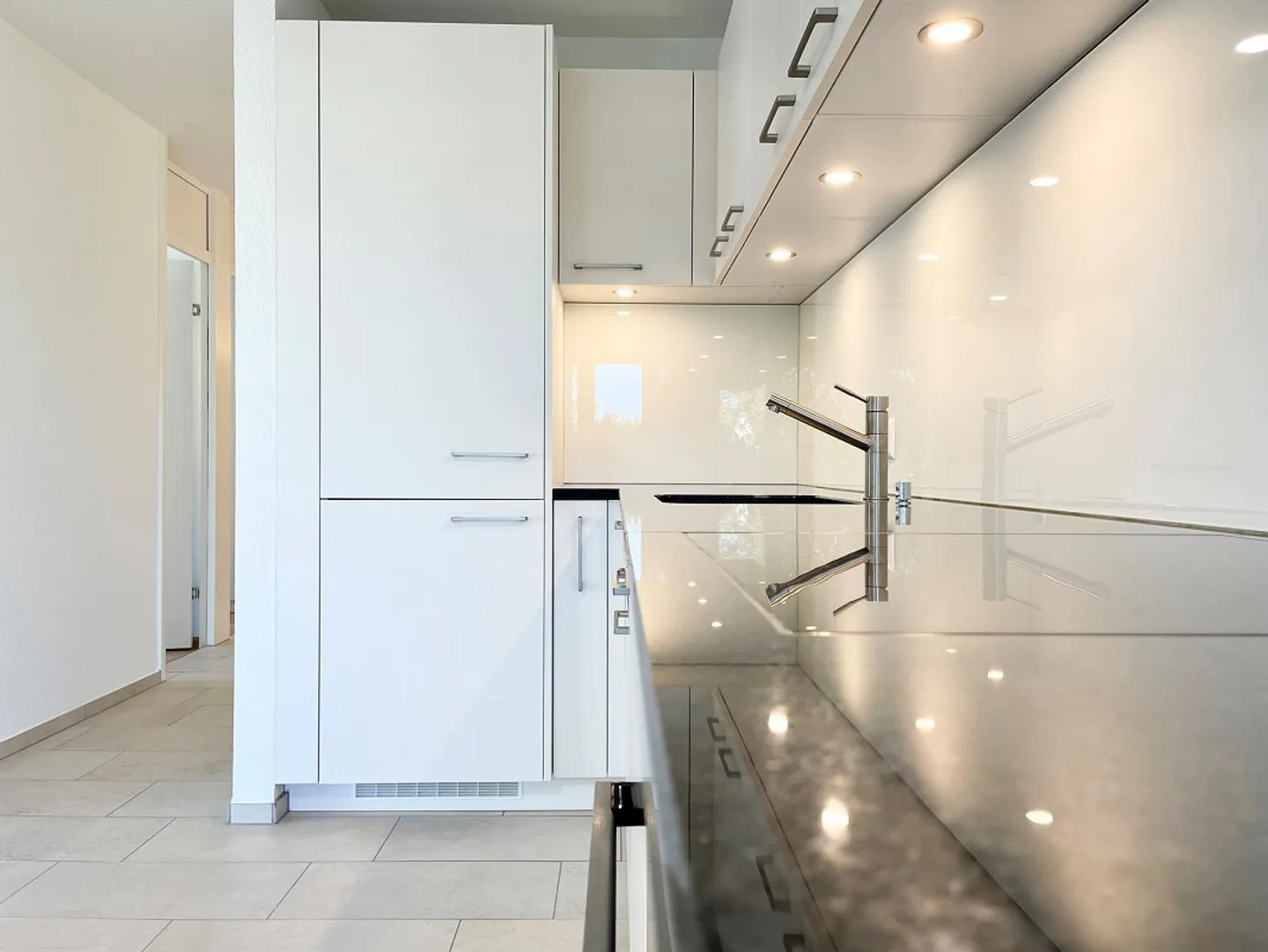 Total renovation! Modern 3.5-room apartment in a quiet location near public transport - Photo 7 of 11