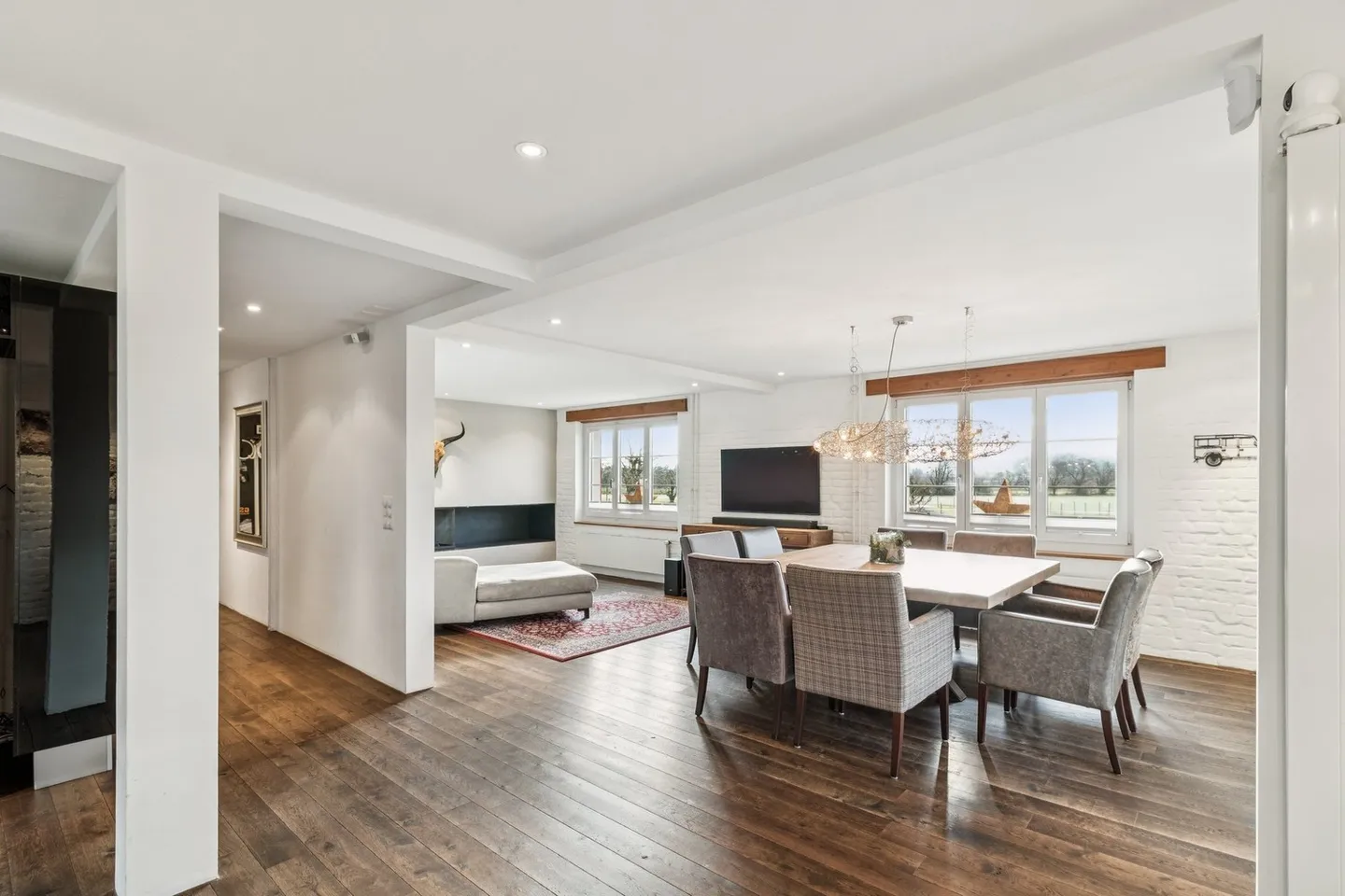 Modernes ehemaliges Bauernhaus mit Gartenoase - Foto 2 von 14