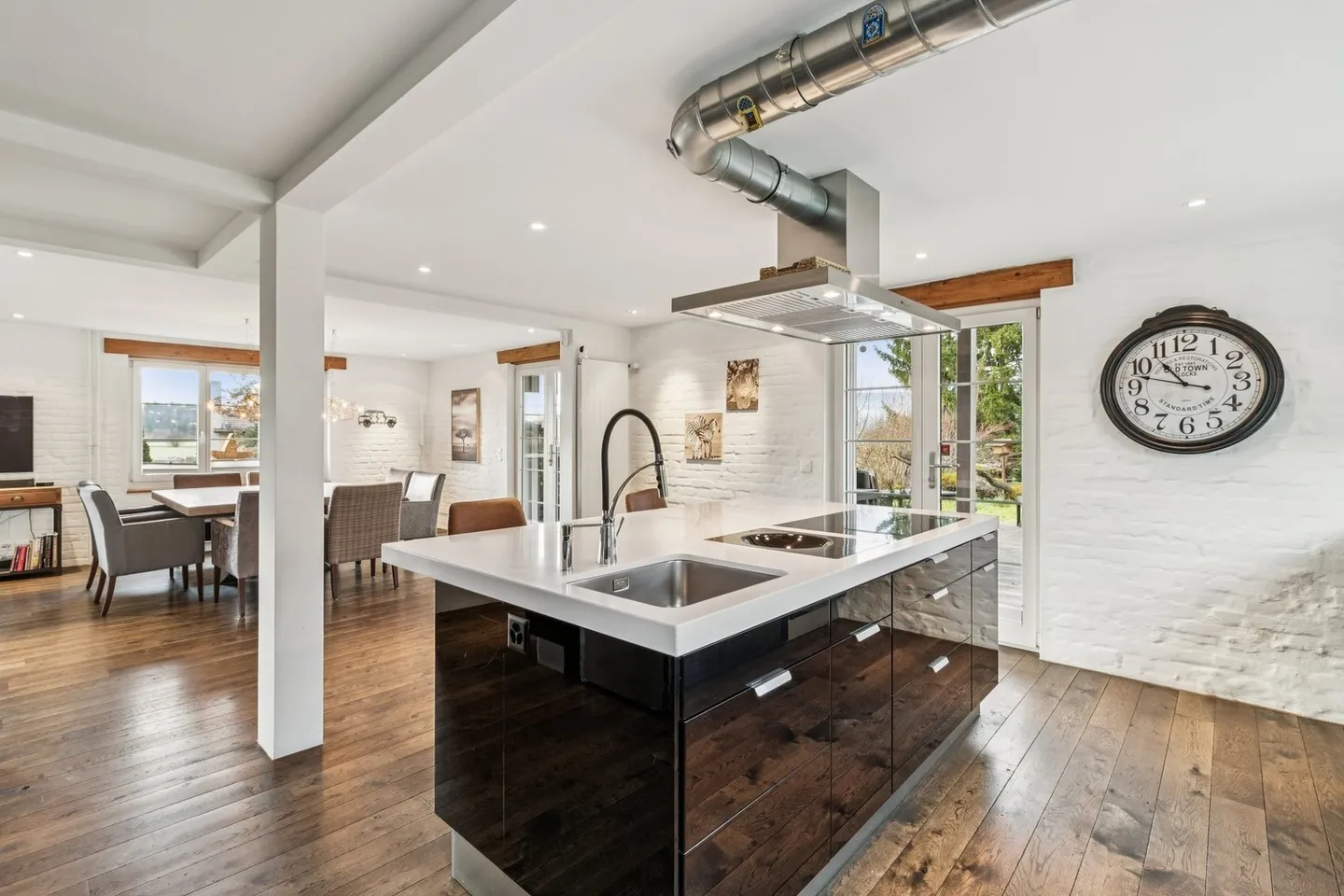 Modernes ehemaliges Bauernhaus mit Gartenoase - Foto 4 von 14