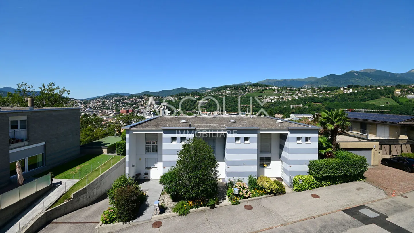 Ruhe und Komfort – 2.5 Zimmer in der exklusiven Residenz am Stadtrand | Serenità e Comfort – 2.5 Locali nella Residenza Esclusiva ai Margini della Città - Foto 2 von 13