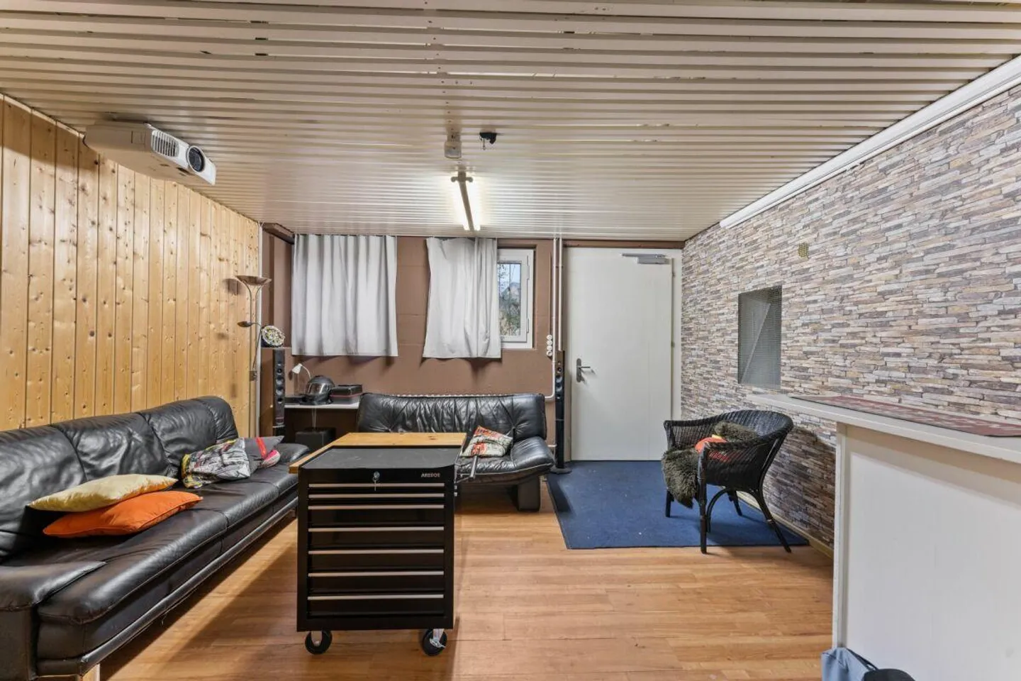 Zweifamilienhaus mit Gewerberäumen - Foto 7 von 7