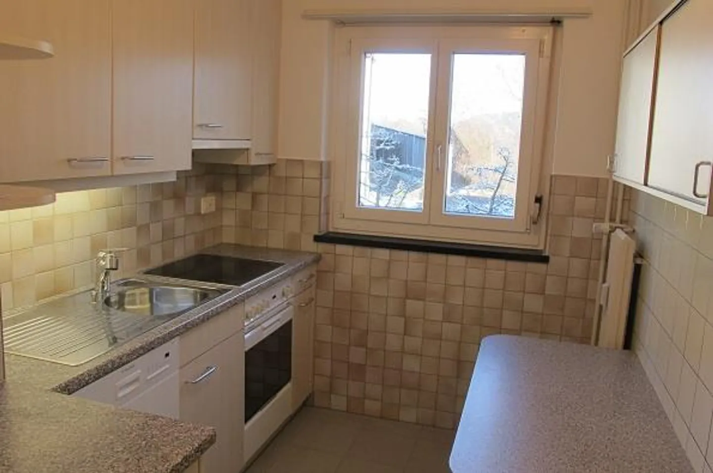 Appartement spacieux au rez-de-chaussée - Photo 5 sur 7