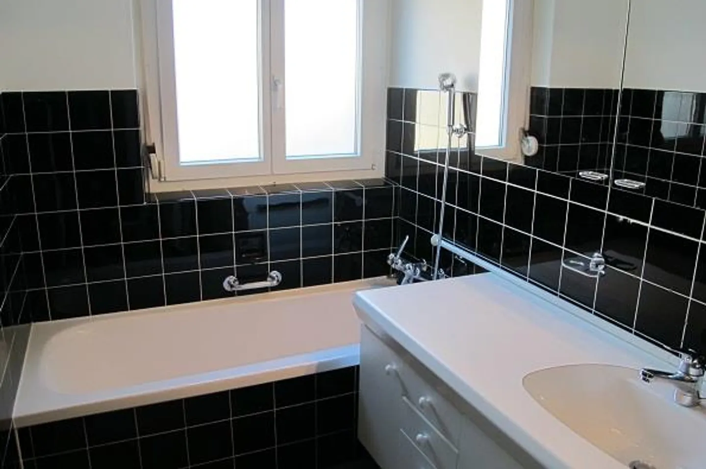 Appartement spacieux au rez-de-chaussée - Photo 6 sur 7