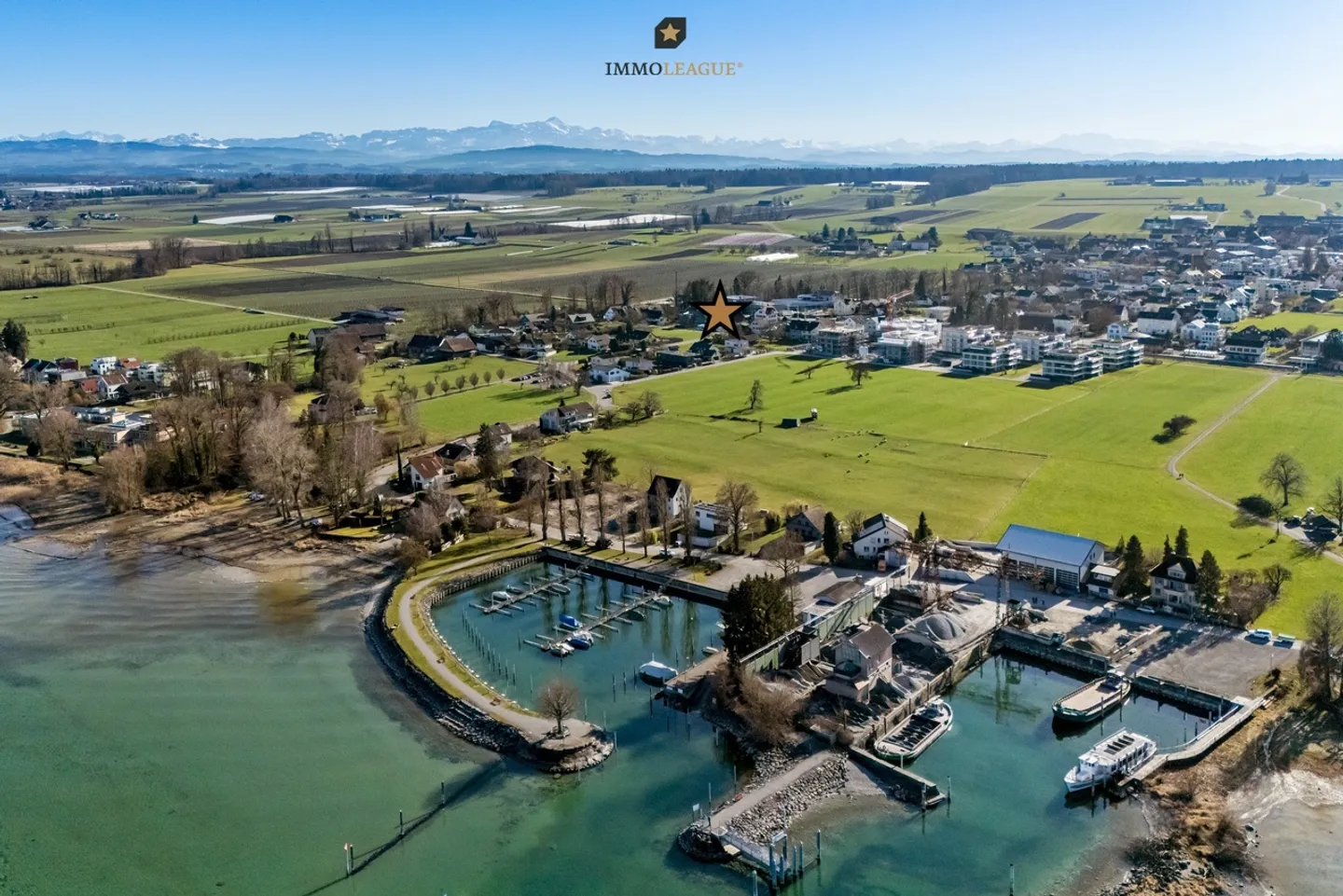 L'architecture rencontre la qualité de vie – maison de design exclusive à Güttingen - Photo 1 sur 10